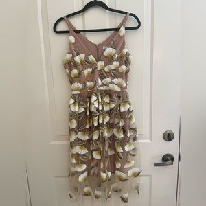 DRESS THE POPULATION NWT Nude lace/tulle overlay w/floral embroidery midi dress